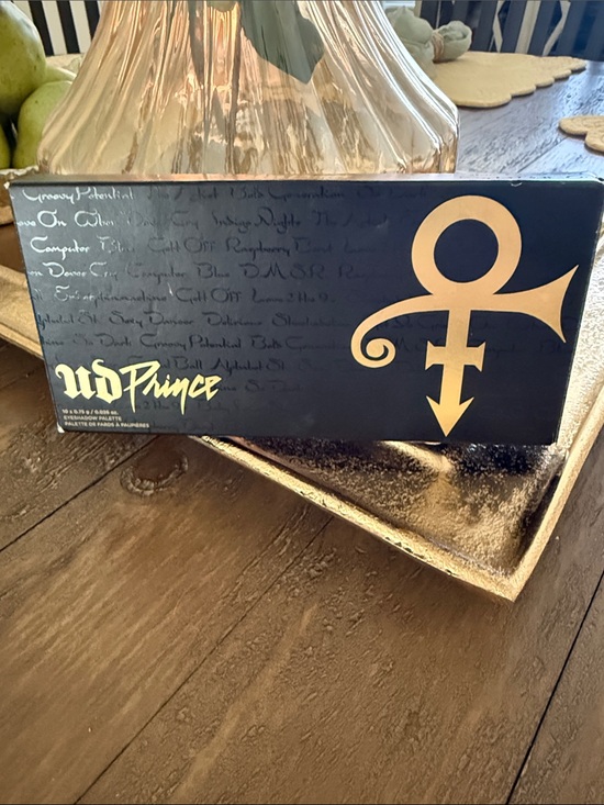 Urban Decay Other - Urban Decay Prince Palette — Black & Gold Signature Packaging